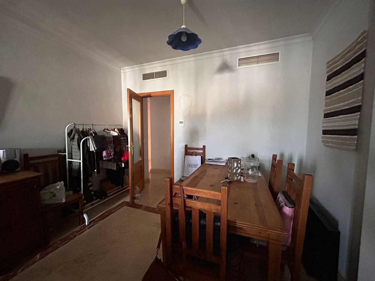 2 Bedroom Penthouse in Estepona - Photo 5