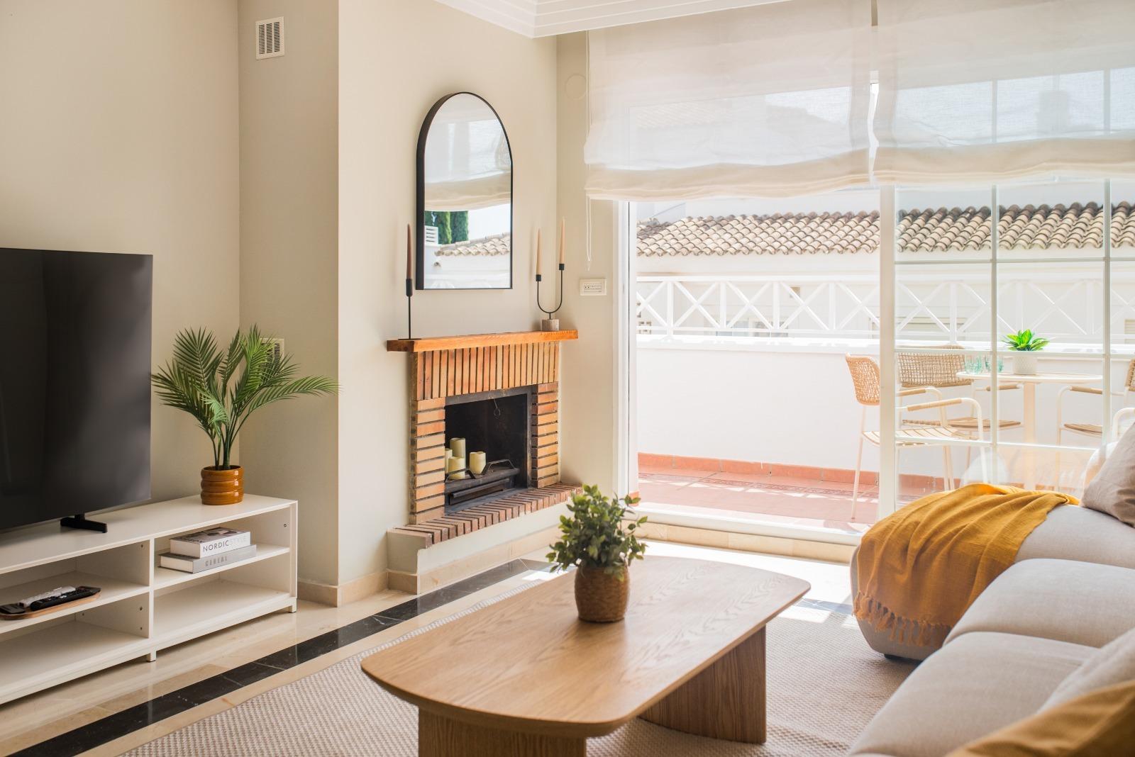 2 Bedroom Apartment in Marbella - Photo 3