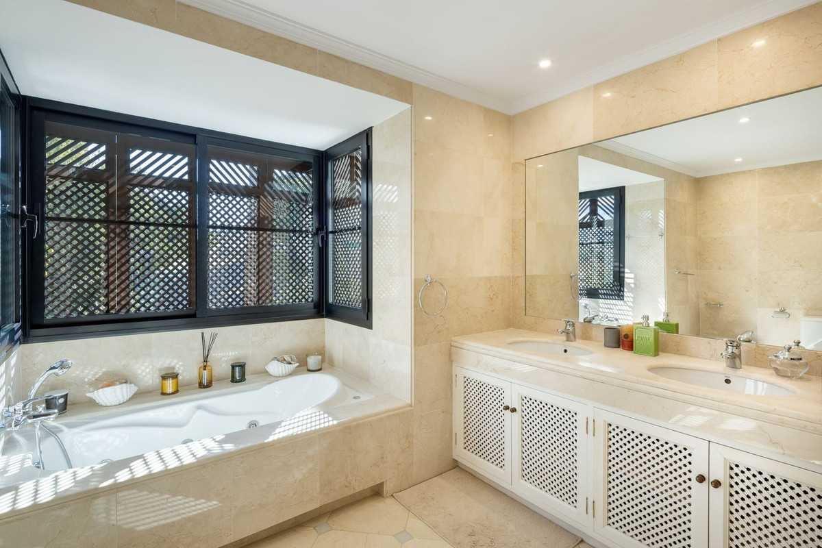 4 Bedroom Villa in Benahavís - Foto 13