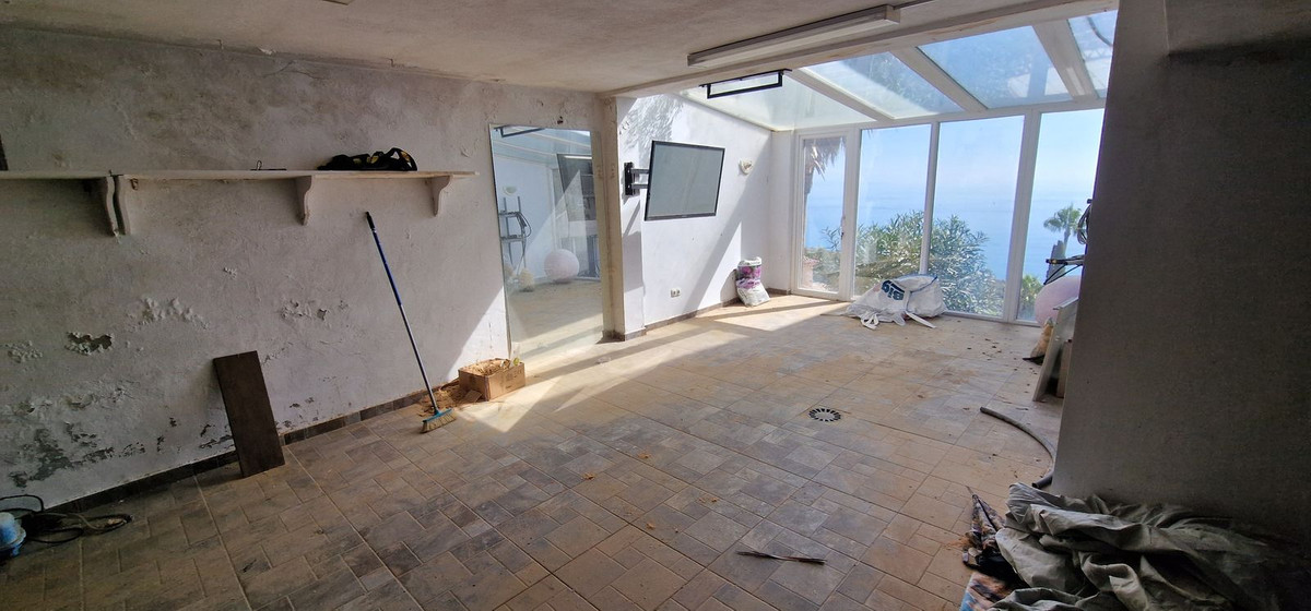 5 Bedroom Villa in Manilva - Photo 25