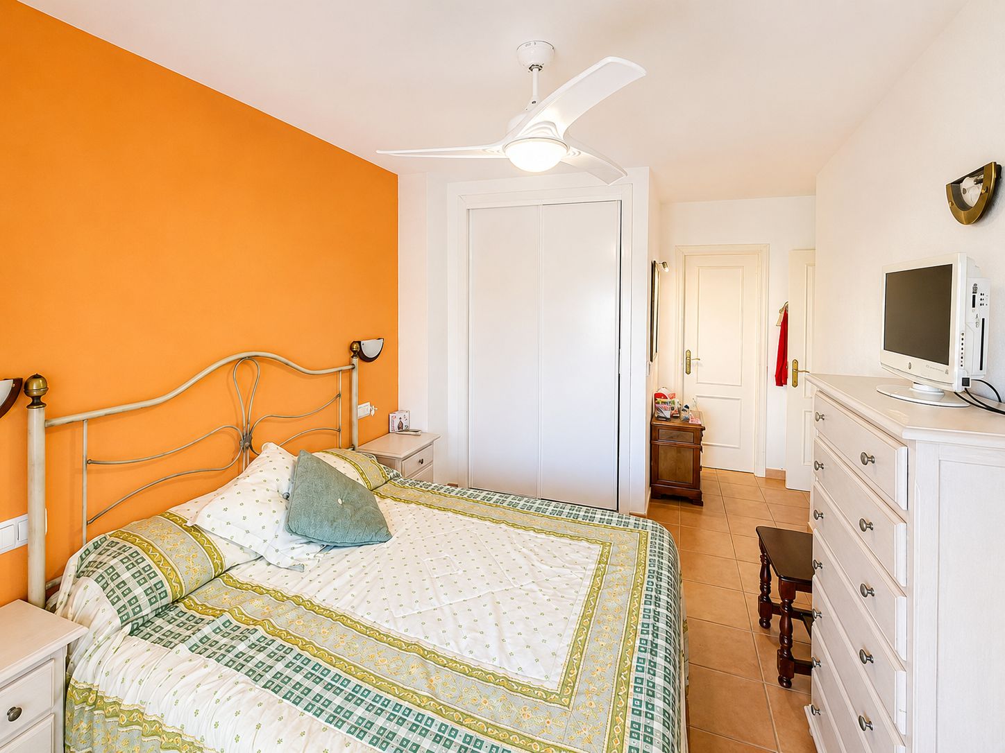 2 Bedroom Apartment in Fuengirola - Photo 20