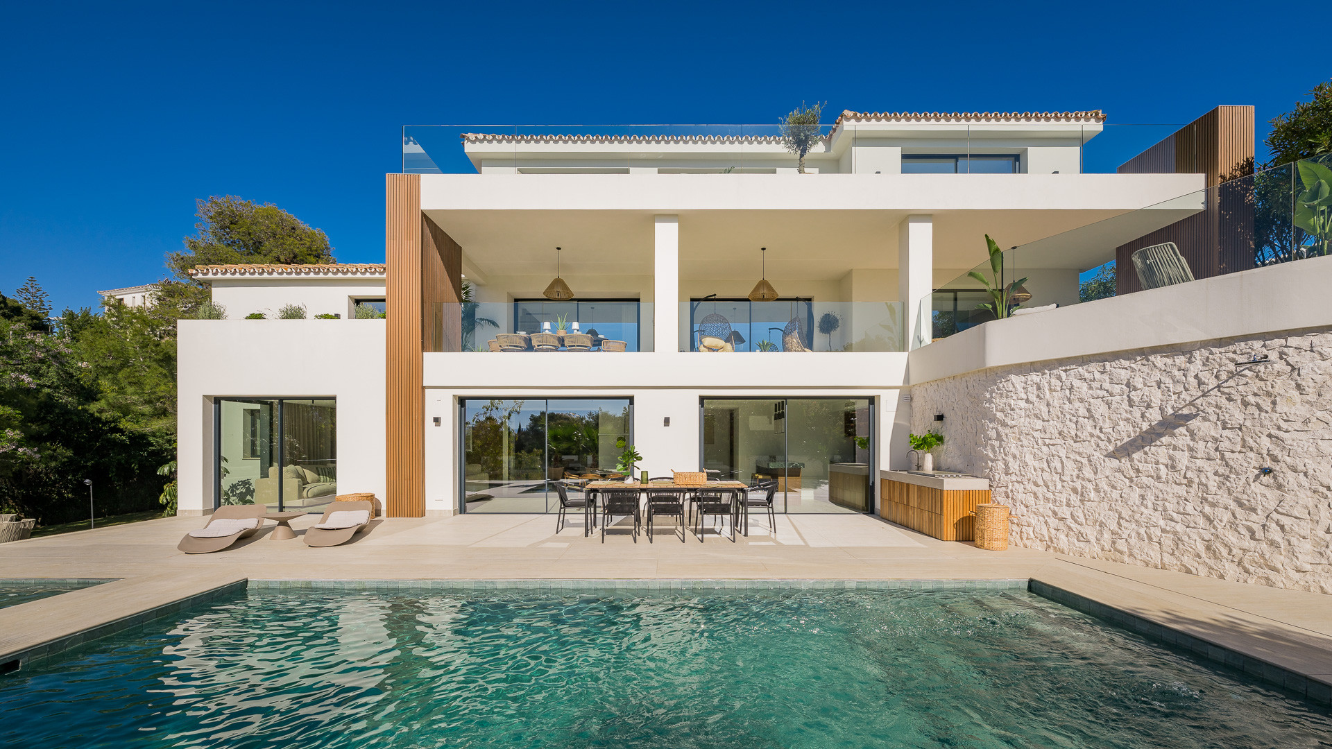 6 Bedroom Villa in Marbella - Photo 3