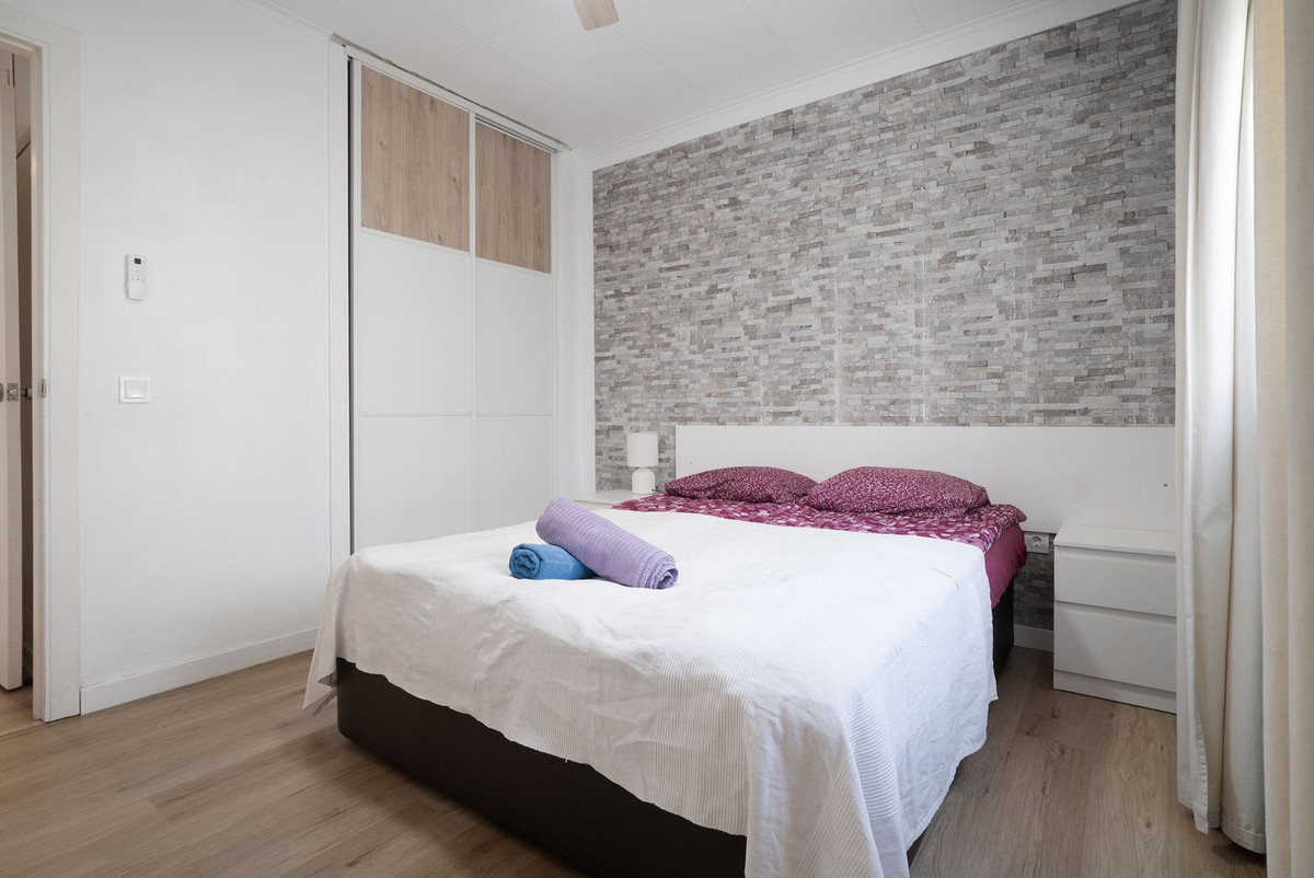 1 Bedroom Apartment in Benalmádena - Photo 13