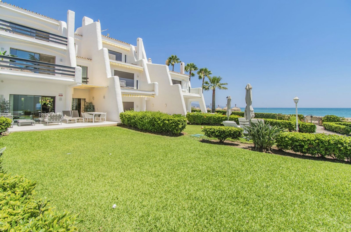 4 Bedroom Townhouse in Marbella - Photo 3