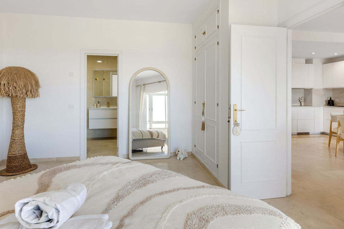 1 Bedroom Apartment in Estepona - Photo 20