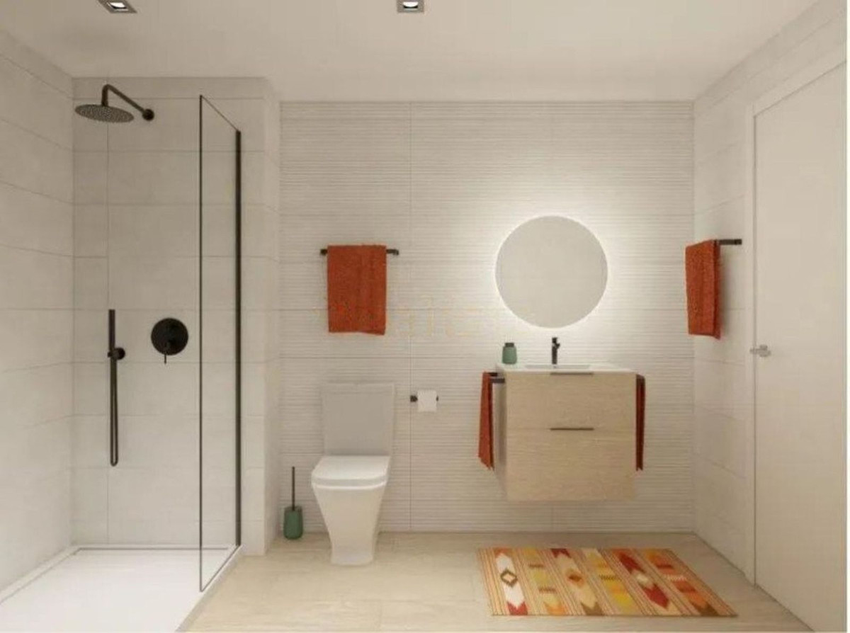 2 Bedroom Apartment in Fuengirola - Photo 7