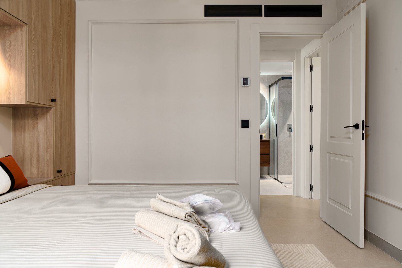 2 Bedroom Apartment in Marbella - Photo 21
