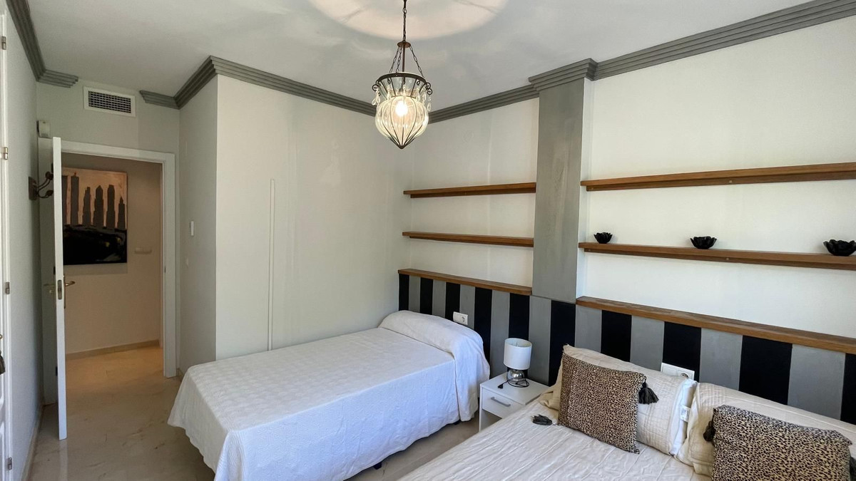 2 Bedroom Apartment in Marbella - Photo 31