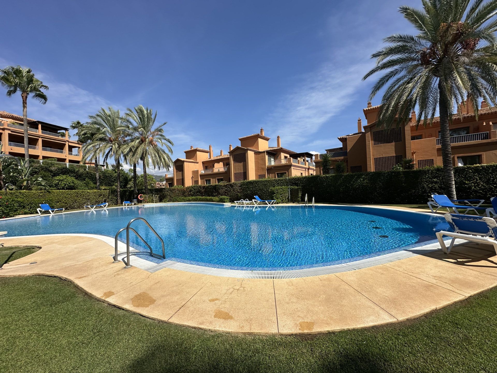 2 Bedroom Apartment in Estepona - Photo 20