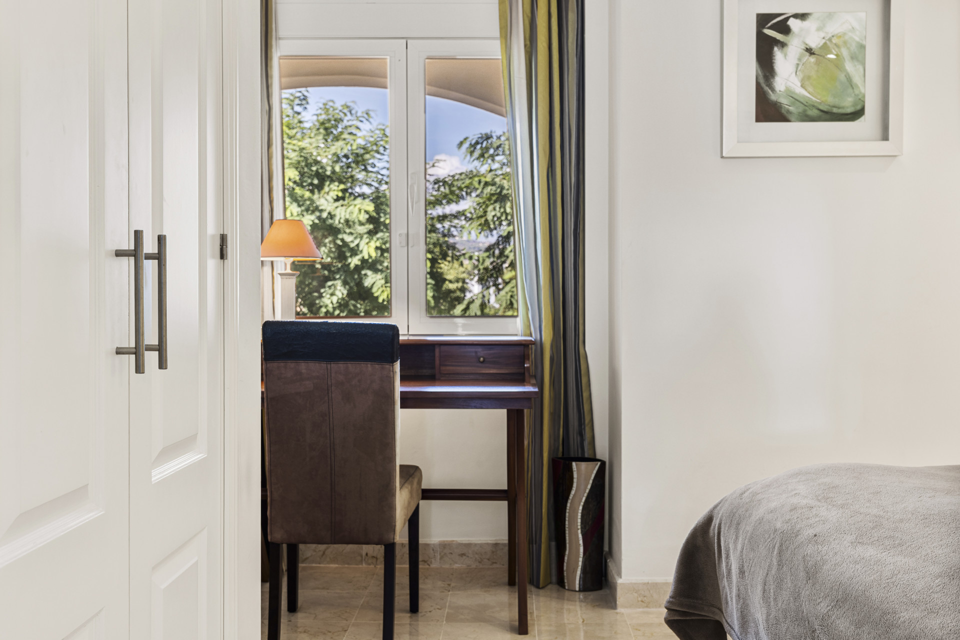 2 Bedroom Apartment in Estepona - Photo 16
