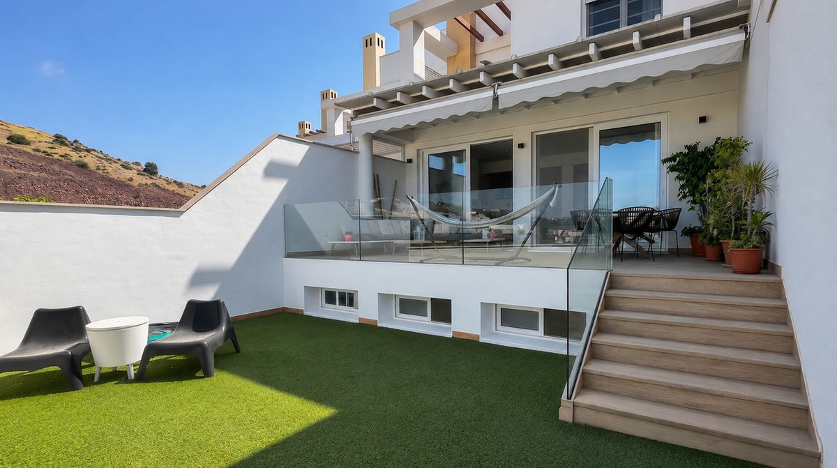 3 Bedroom Townhouse in Málaga - Photo 5