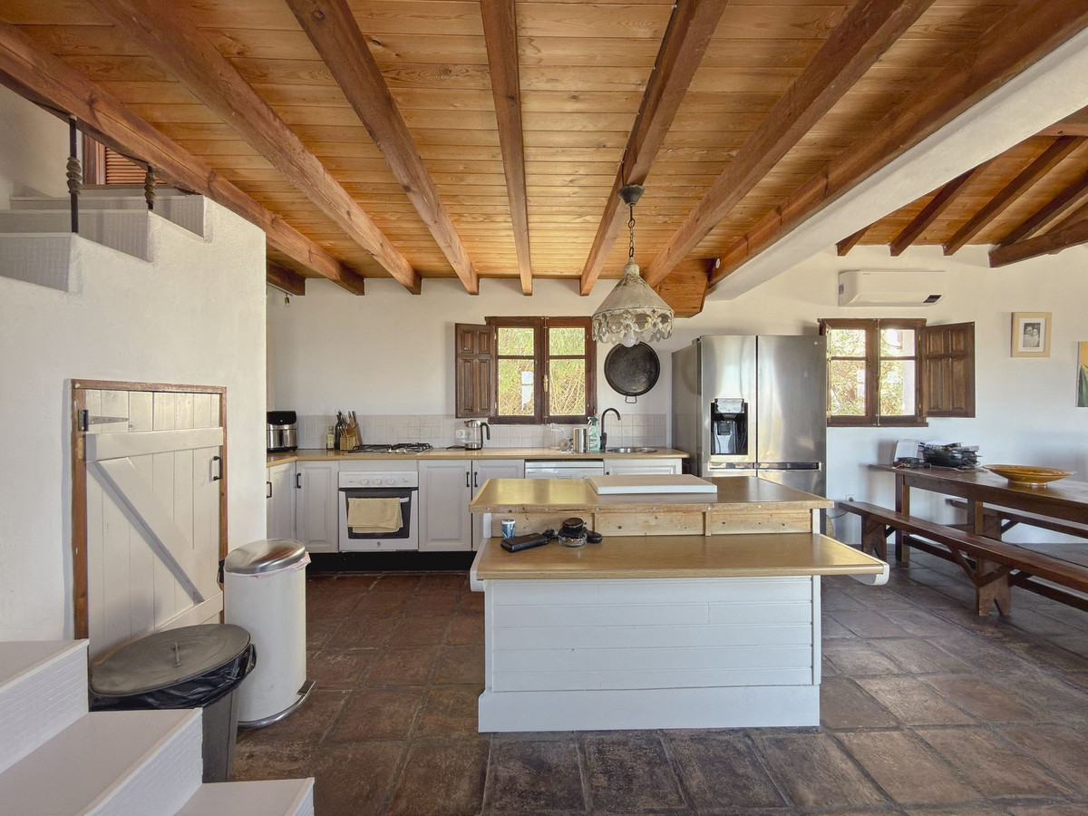 3 Bedroom Villa in Monda - Photo 4