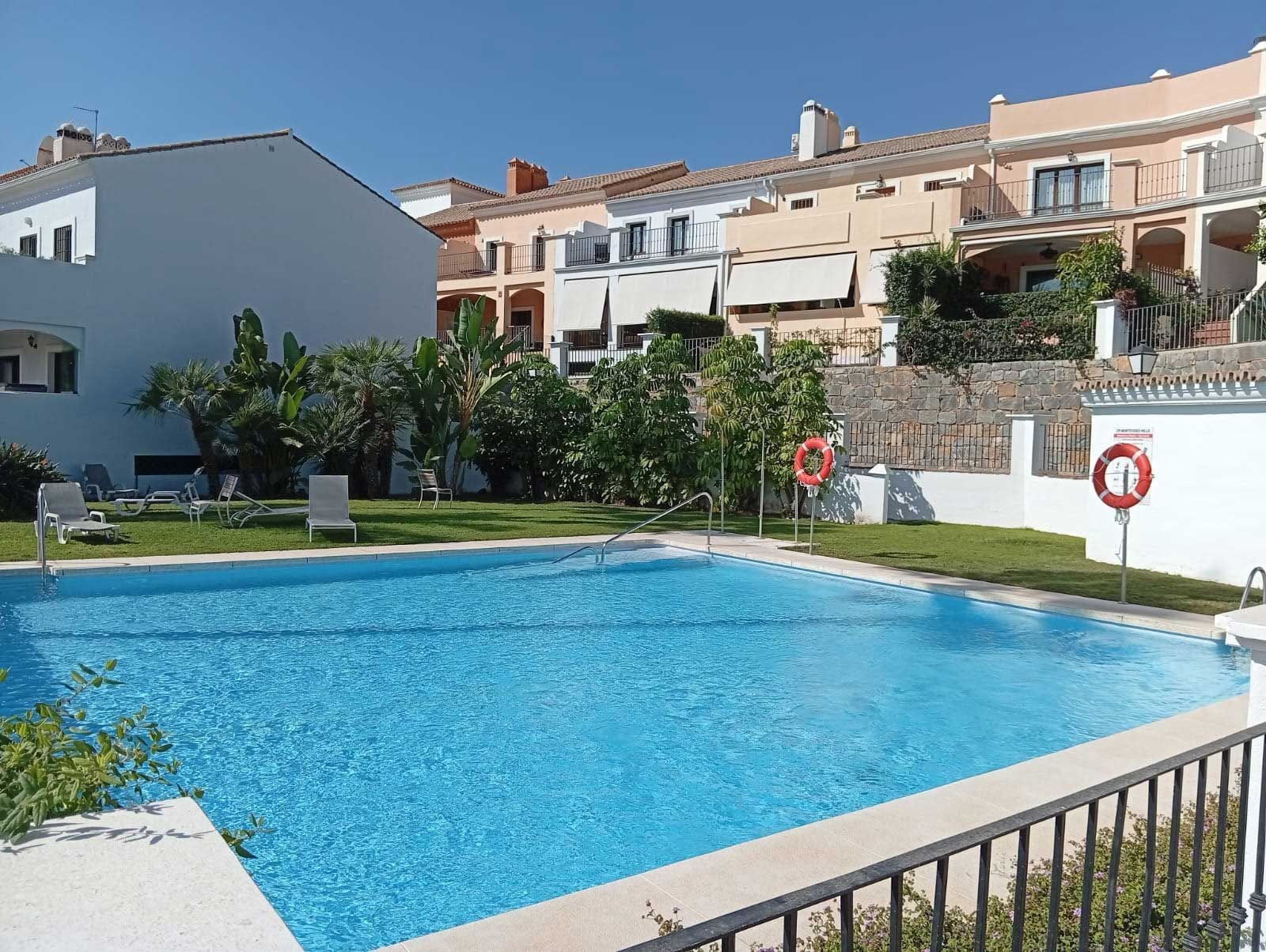 Townhouse in El Paraiso