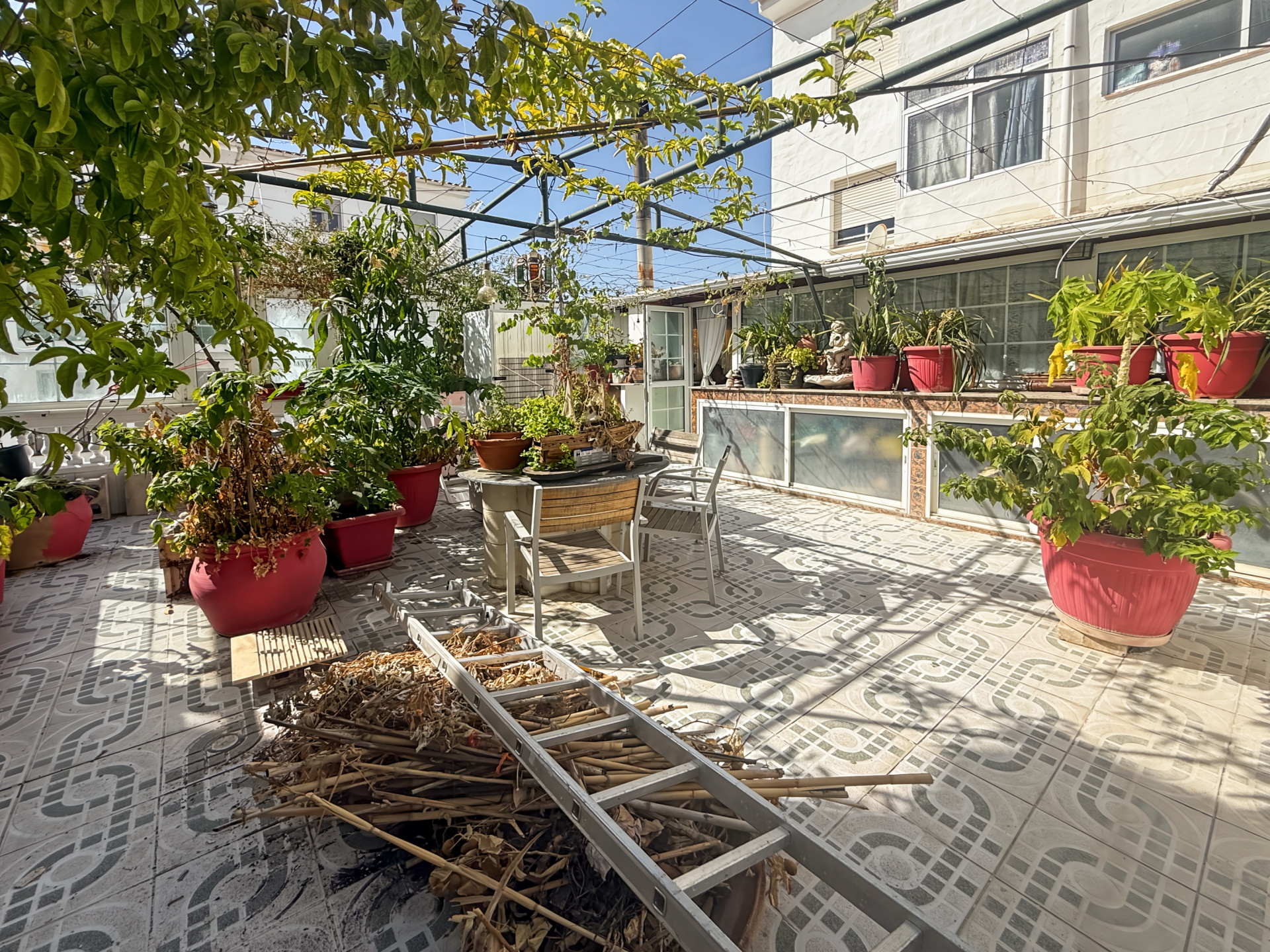 2 Bedroom Apartment in Estepona - Photo 3