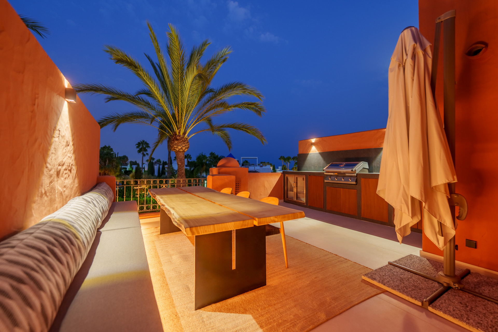 4 Bedroom Townhouse in Marbella - Photo 5
