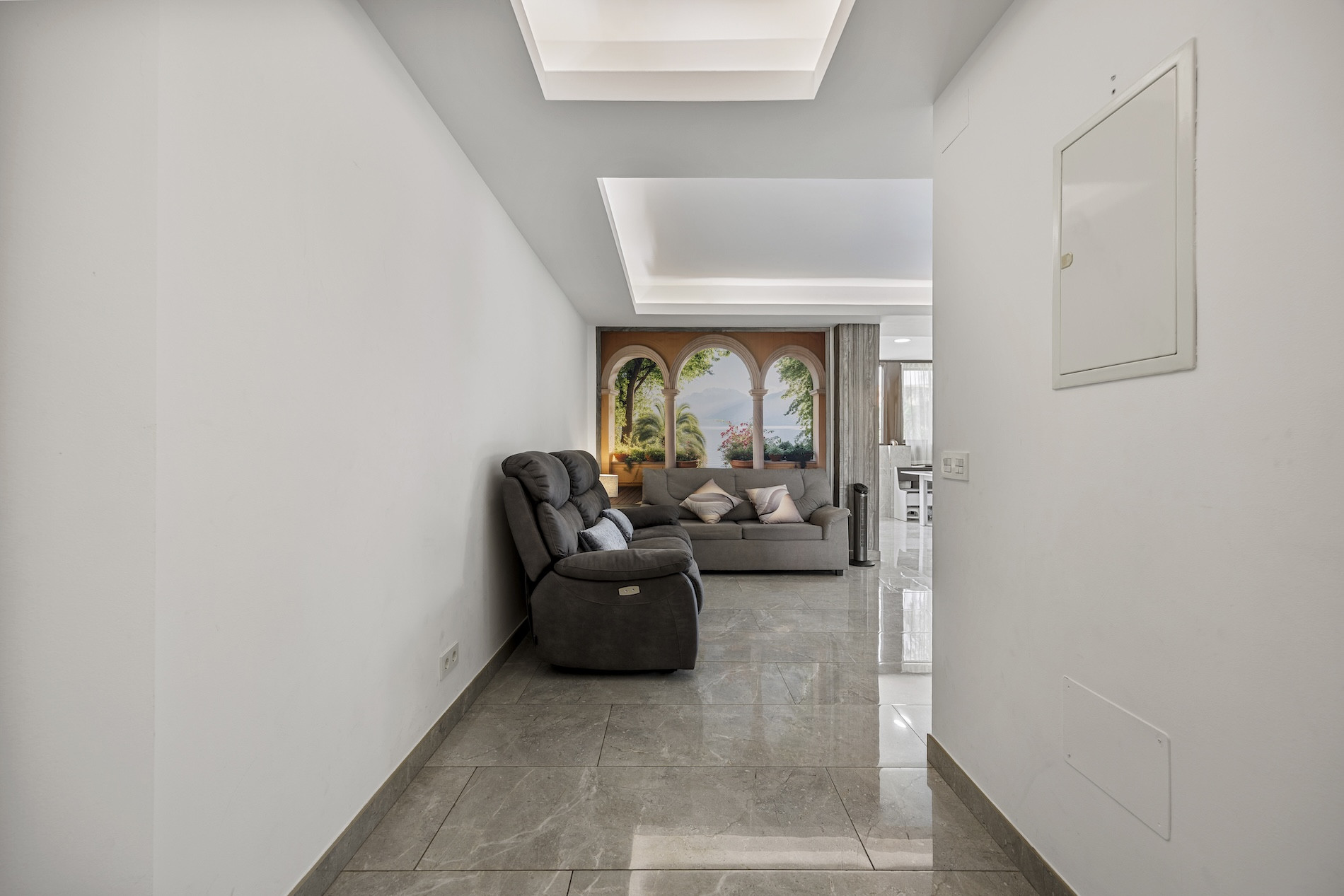 2 Bedroom Apartment in Marbella - Photo 2