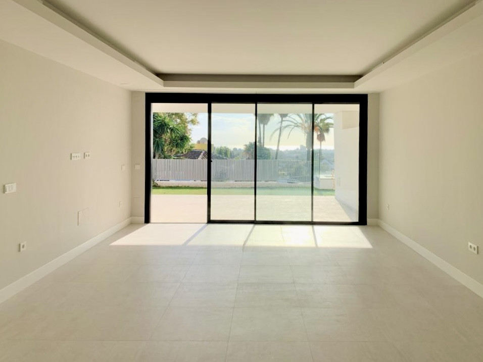 3 Bedroom Apartment in Marbella - Photo 13