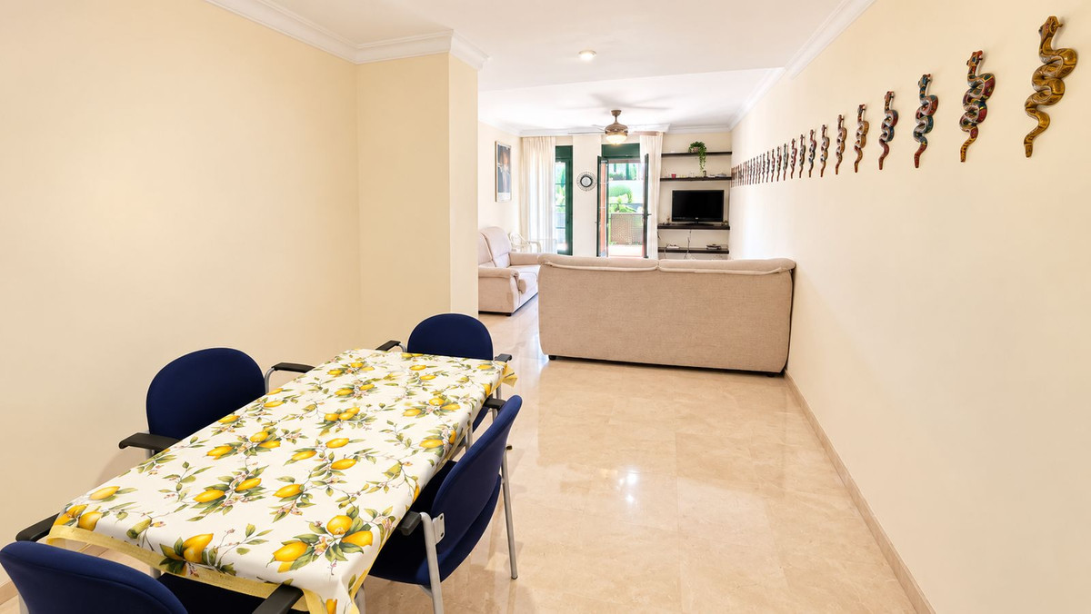 3 Bedroom Apartment in Estepona - Foto 9