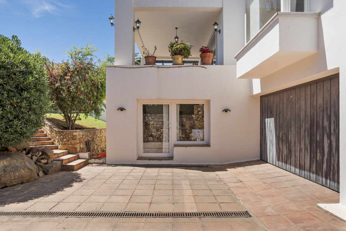 4 Bedroom Villa in Manilva - Photo 37
