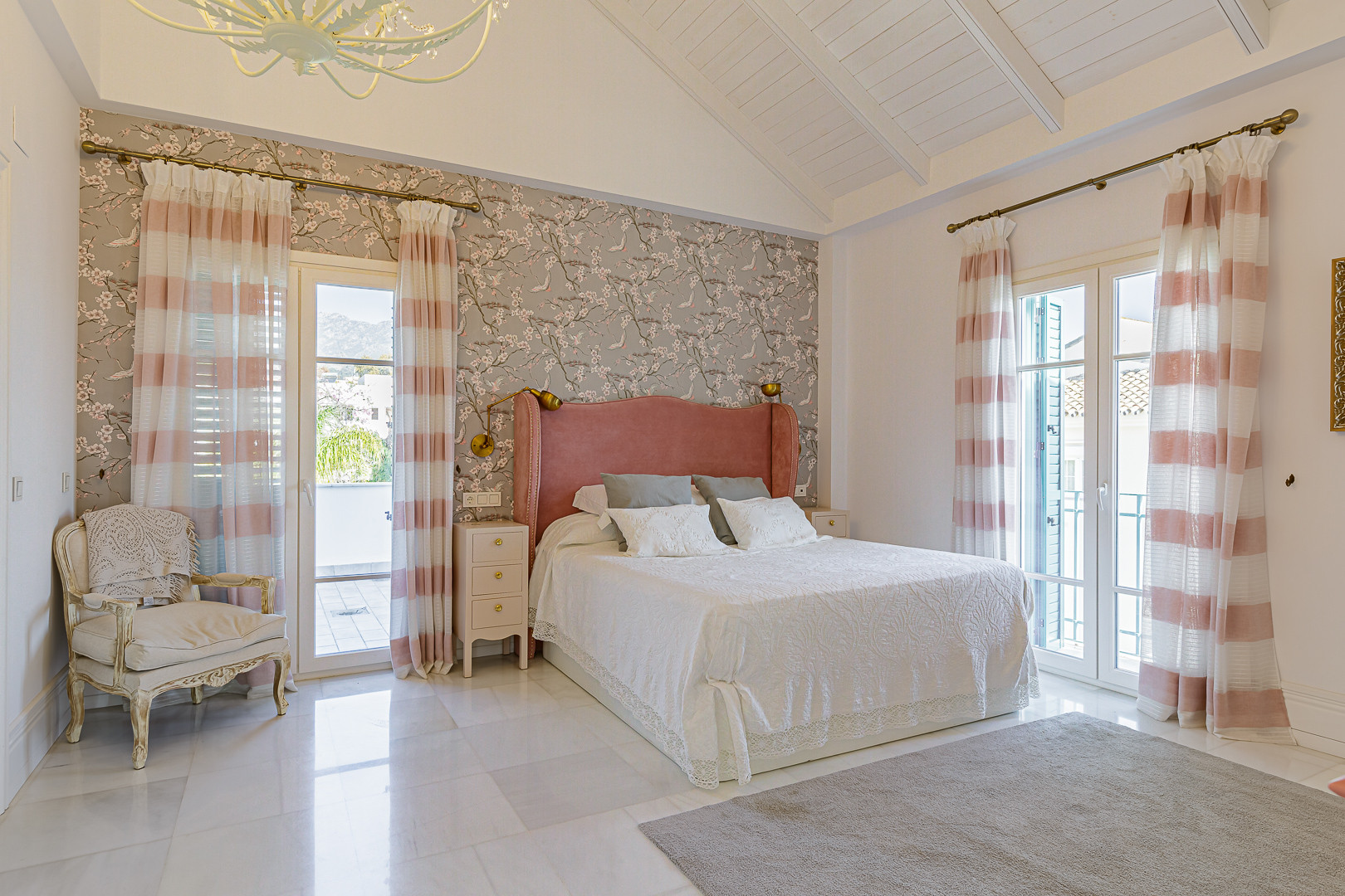 13 Bedroom Villa in Marbella - Photo 14