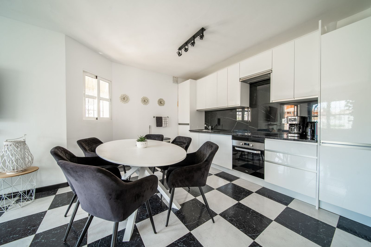 9 Bedroom Villa in Mijas - Photo 9