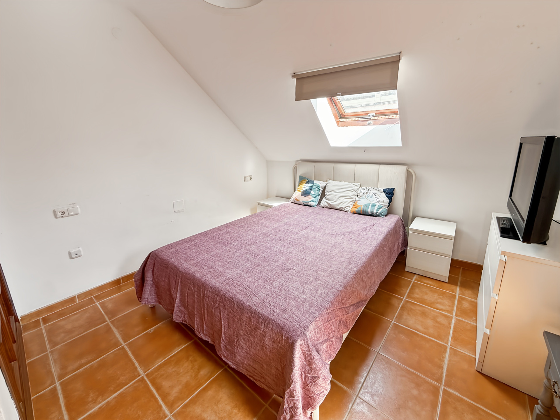 2 Bedroom Penthouse in Fuengirola - Photo 9