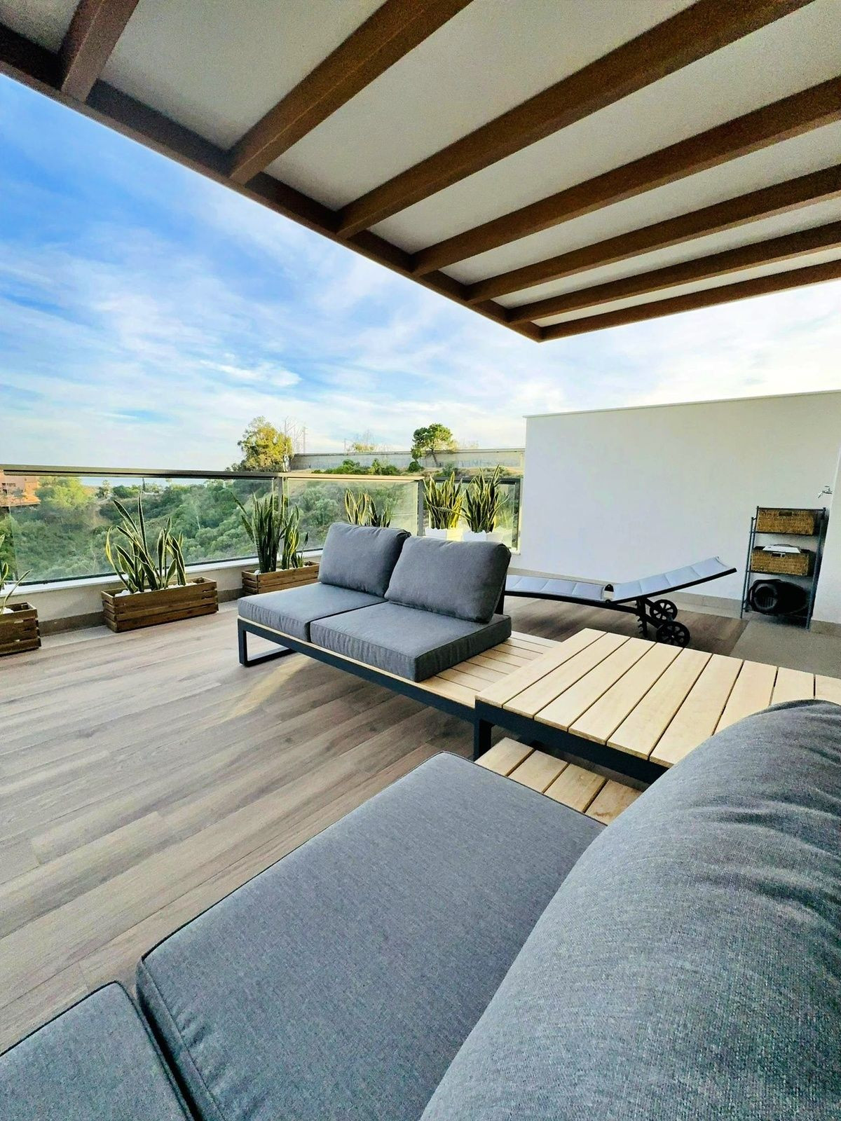 2 Bedroom Apartment in Marbella - Photo 5