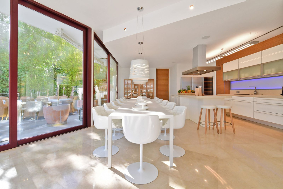 7 Bedroom Villa in Marbella - Photo 34