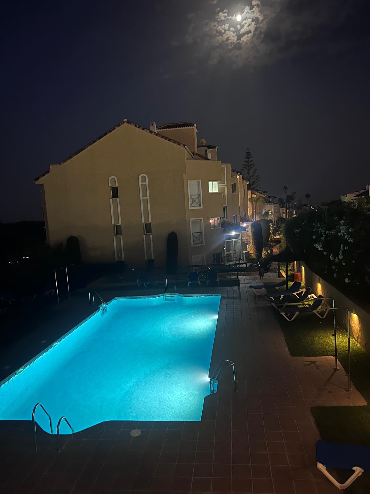 3 Bedroom Apartment in Estepona - Photo 13