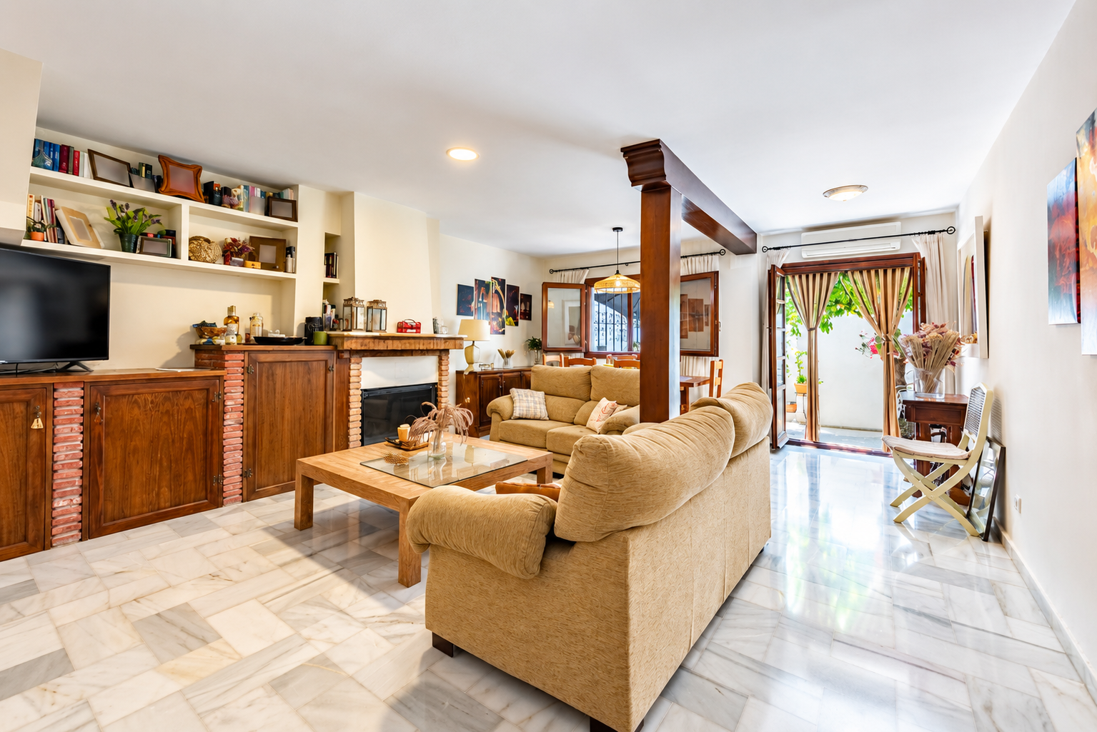 3 Bedroom Townhouse in Benahavís - Photo 4