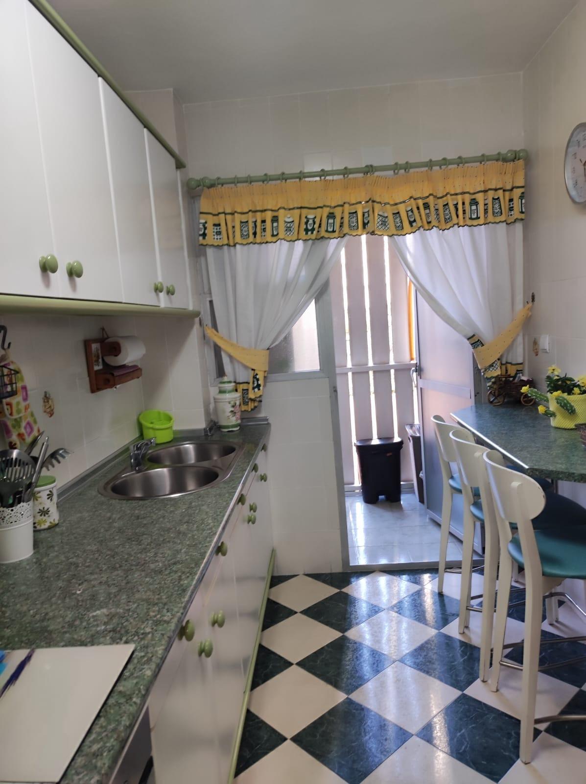 3 Bedroom Apartment in Fuengirola - Photo 35