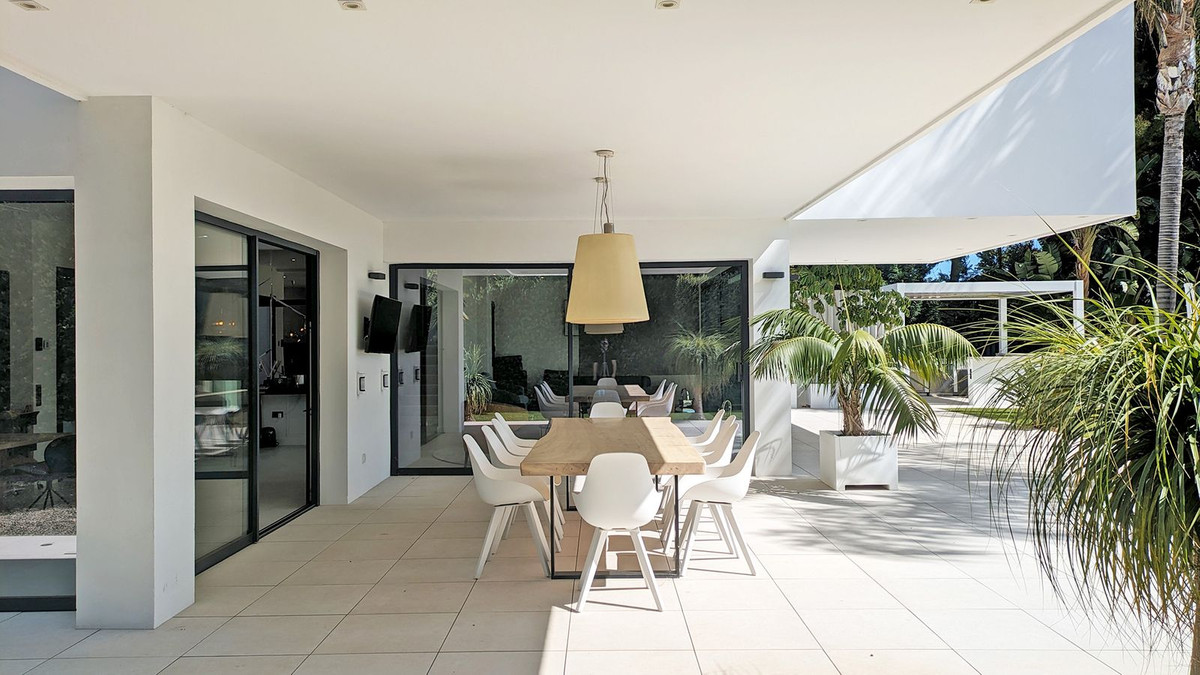 5 Bedroom Villa in Marbella - Photo 5
