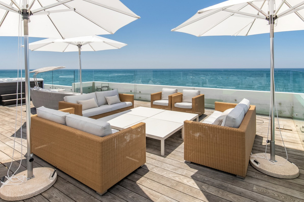 6 Bedroom Villa in Marbella - Photo 16