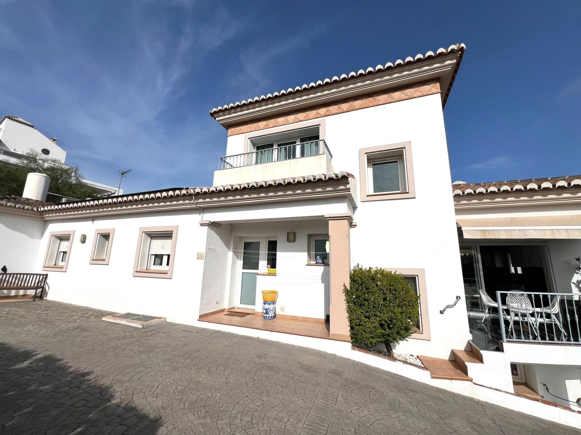 6 Bedroom Villa in Mijas - Photo 2