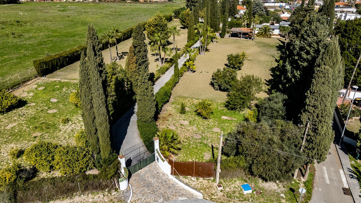 5 Bedroom Villa in Alhaurín de la Torre - Photo 49