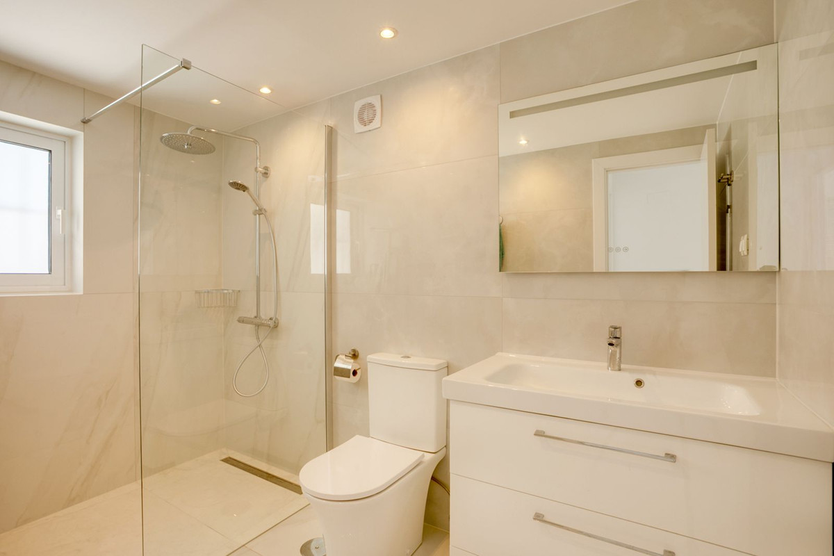 3 Bedroom Villa in Estepona - Photo 14