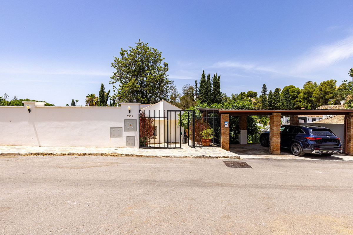 4 Bedroom Villa in Marbella - Photo 67