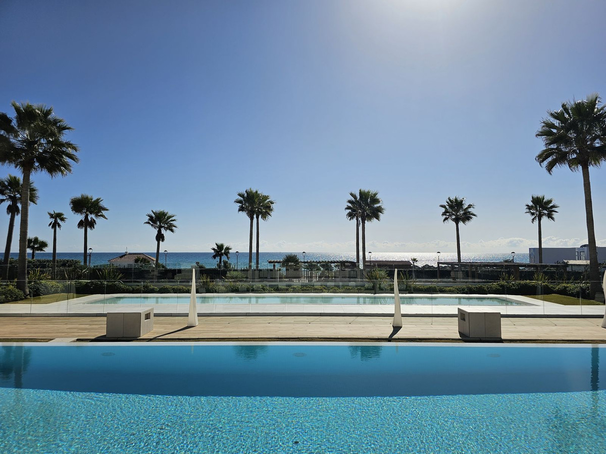 4 Bedroom Townhouse in Estepona - Photo 11