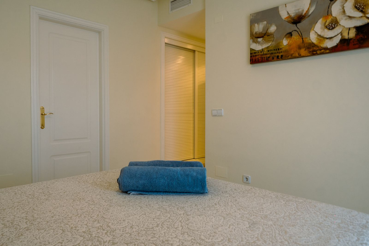 3 Bedroom Apartment in Benahavís - Photo 18