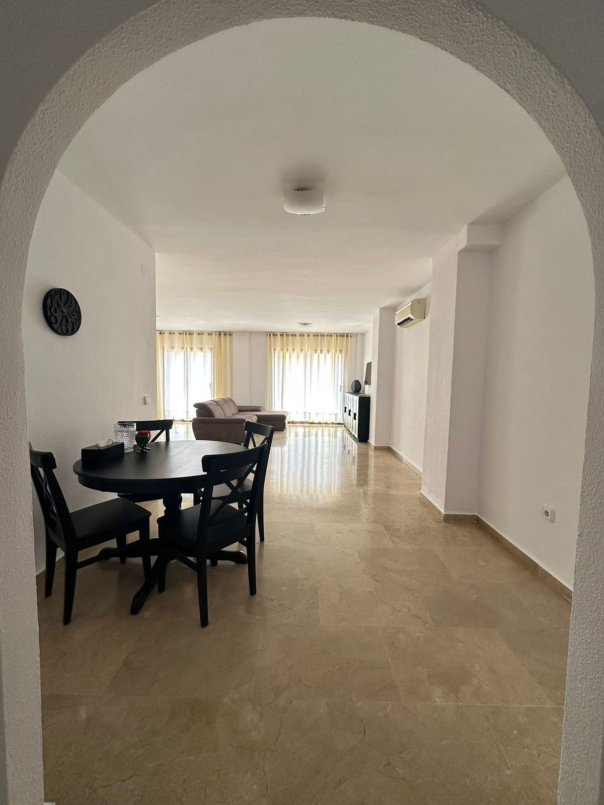3 Bedroom Apartment in Marbella - Photo 17