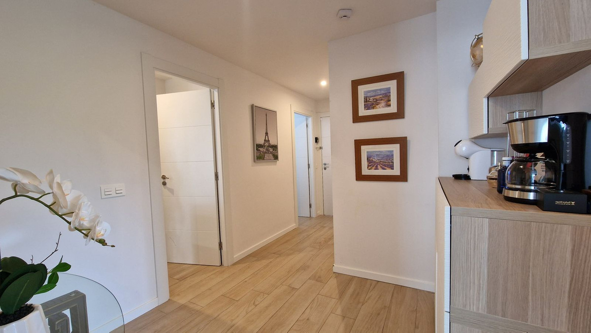 3 Bedroom Apartment in Marbella - Photo 19