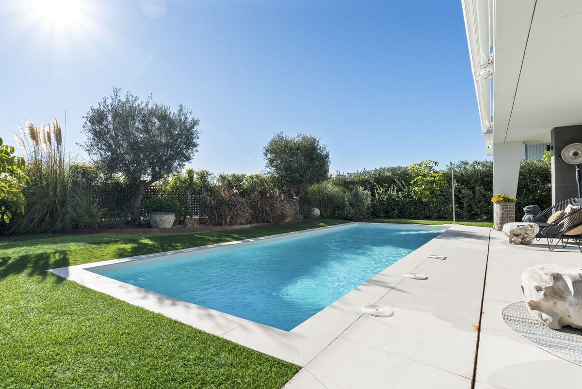 3 Bedroom Villa in La Duquesa - Photo 14