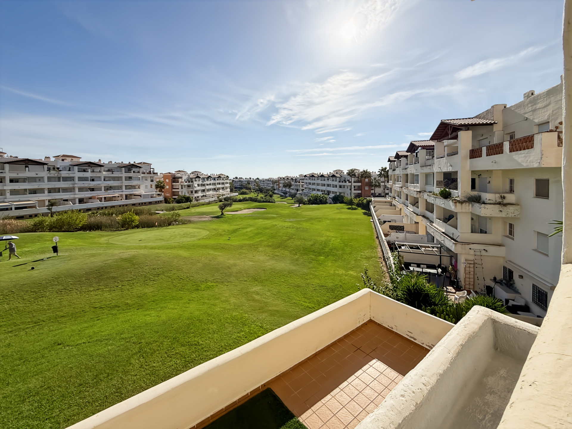 2 Bedroom Apartment in Benalmádena - Photo 8