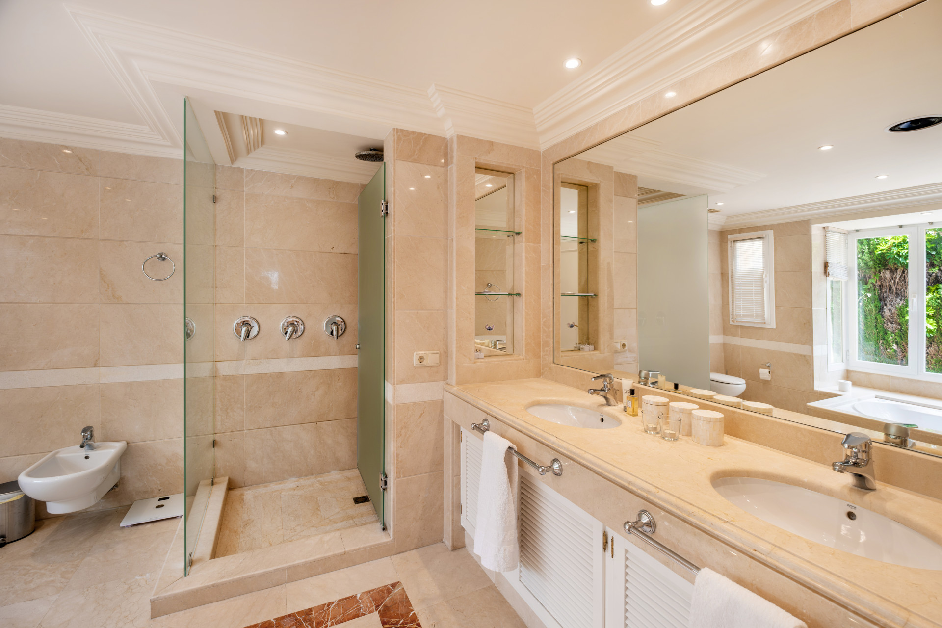 7 Bedroom Villa in Marbella - Photo 29