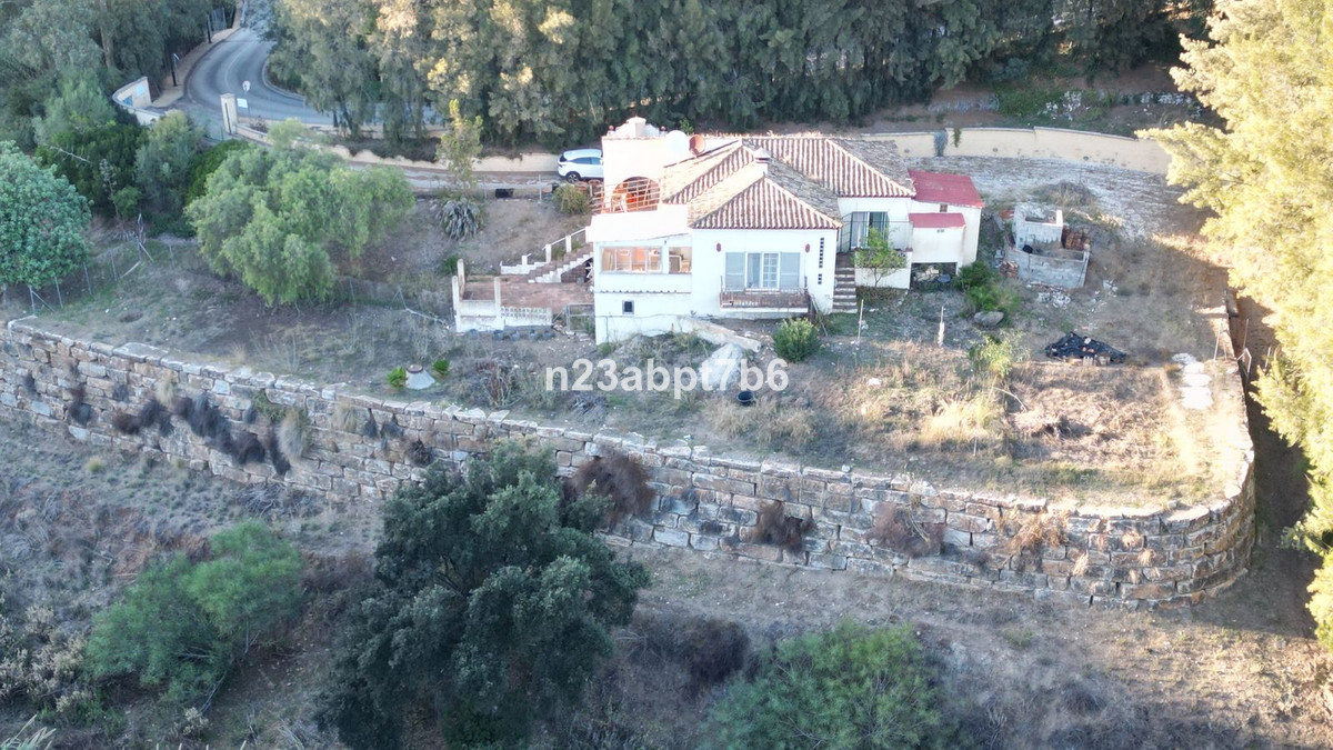2 Bedroom Villa in Benahavís
