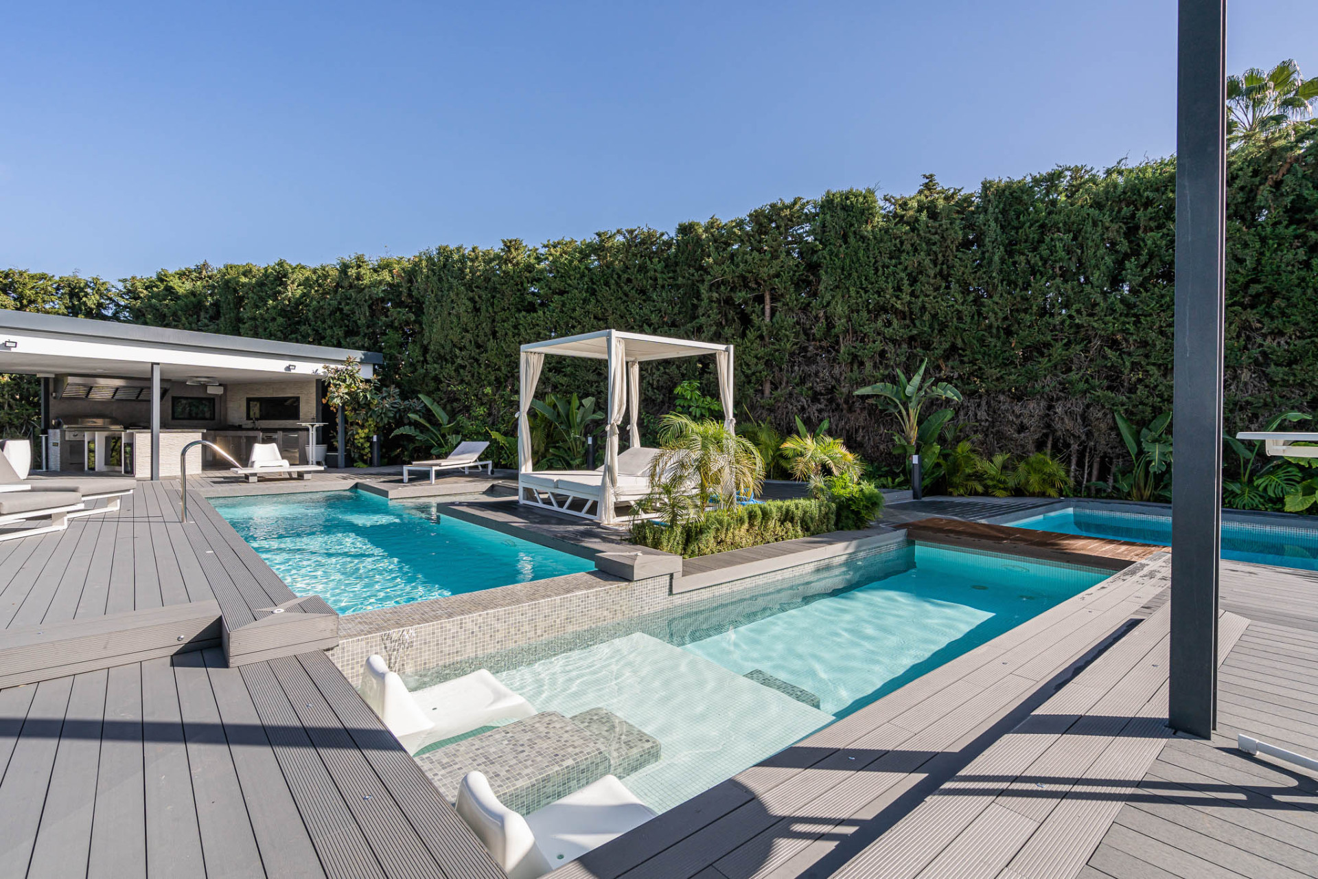 8 Bedroom Villa in Marbella - Photo 17