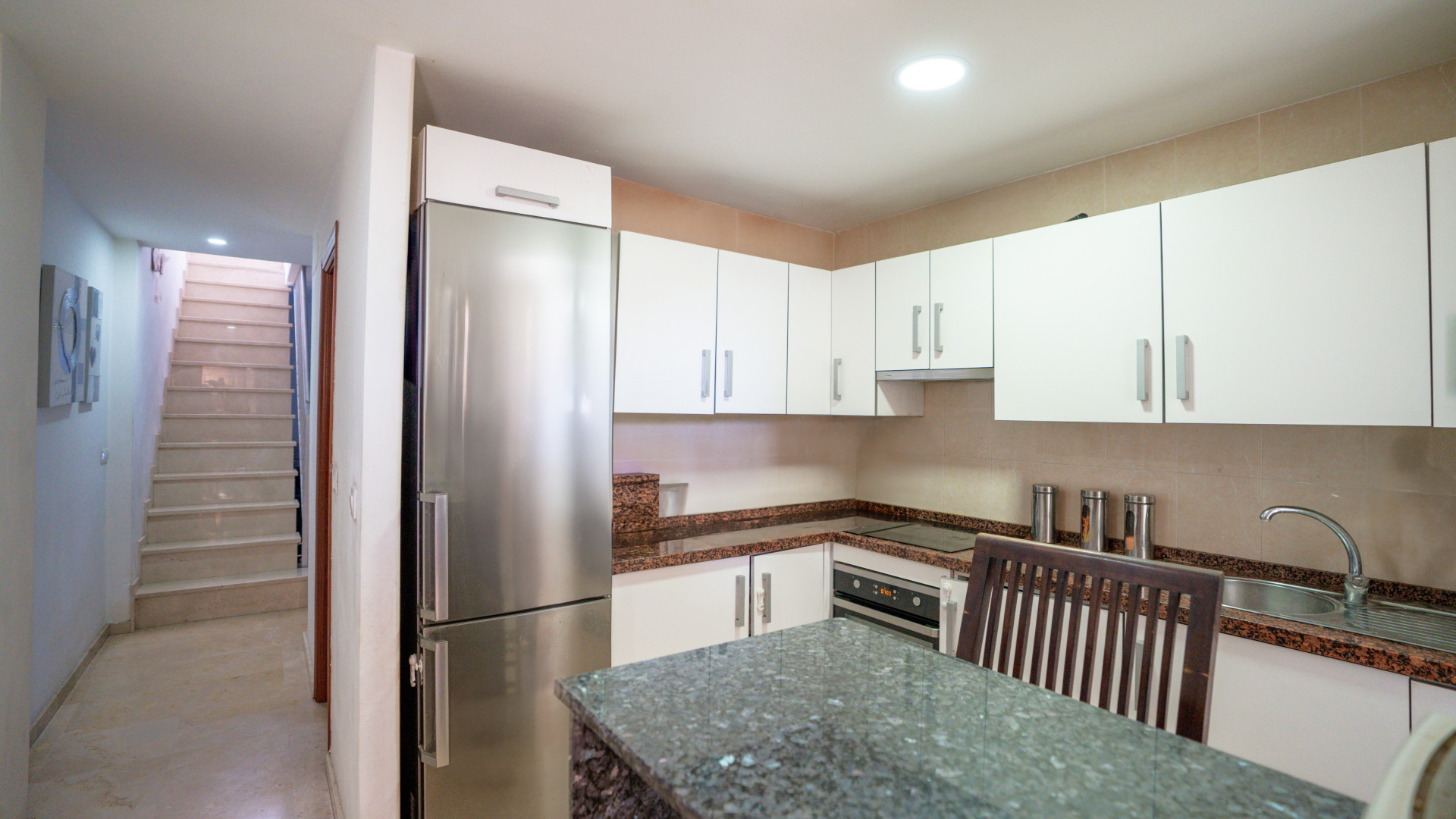 3 Bedroom Penthouse in Estepona - Photo 3