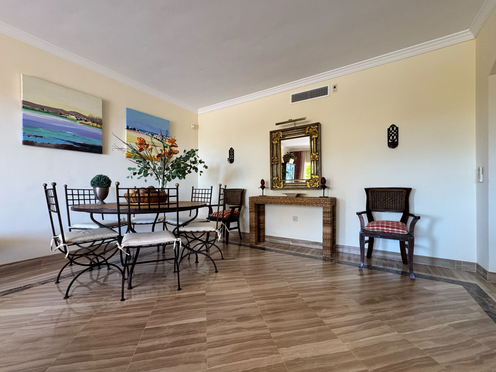 3 Bedroom Apartment in Marbella - Photo 6