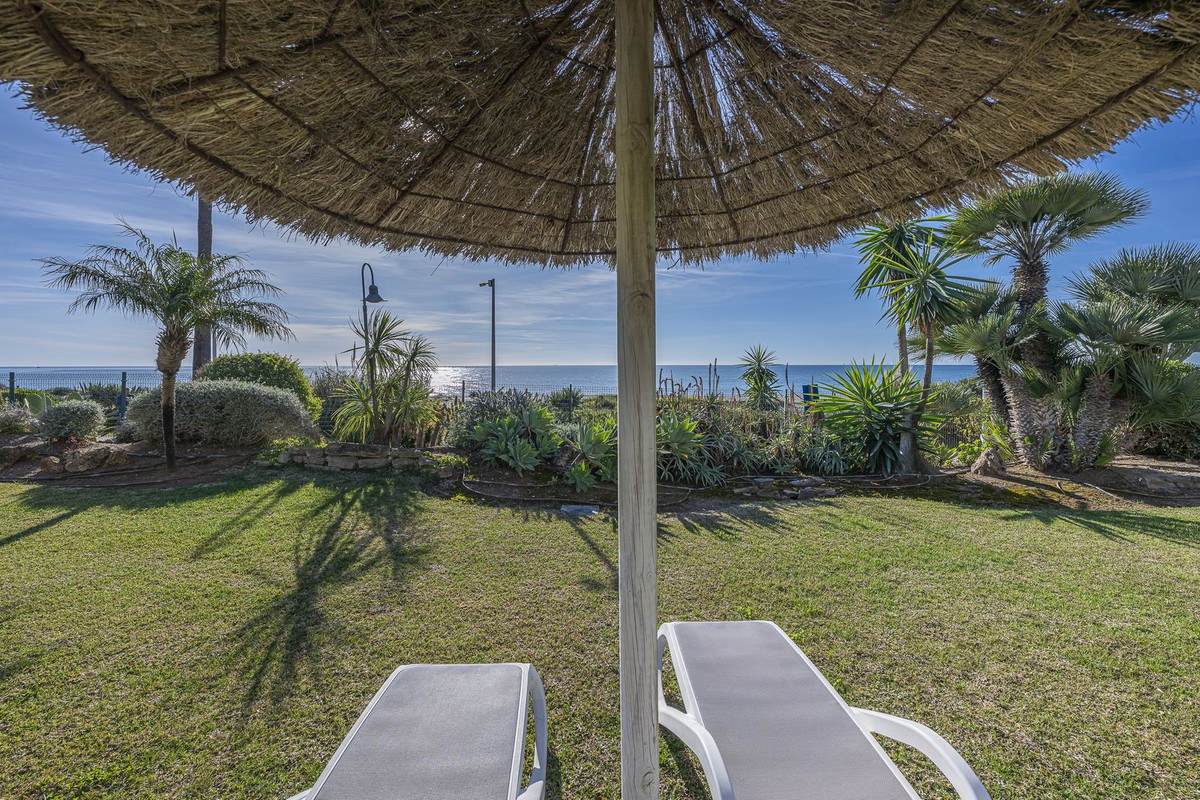 2 Bedroom Apartment in Estepona - Photo 34