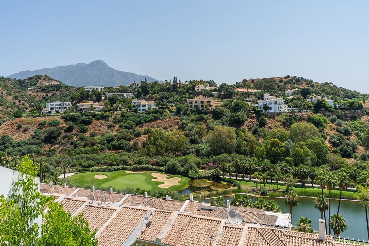 3 Bedroom Apartment in Benahavís - Photo 39